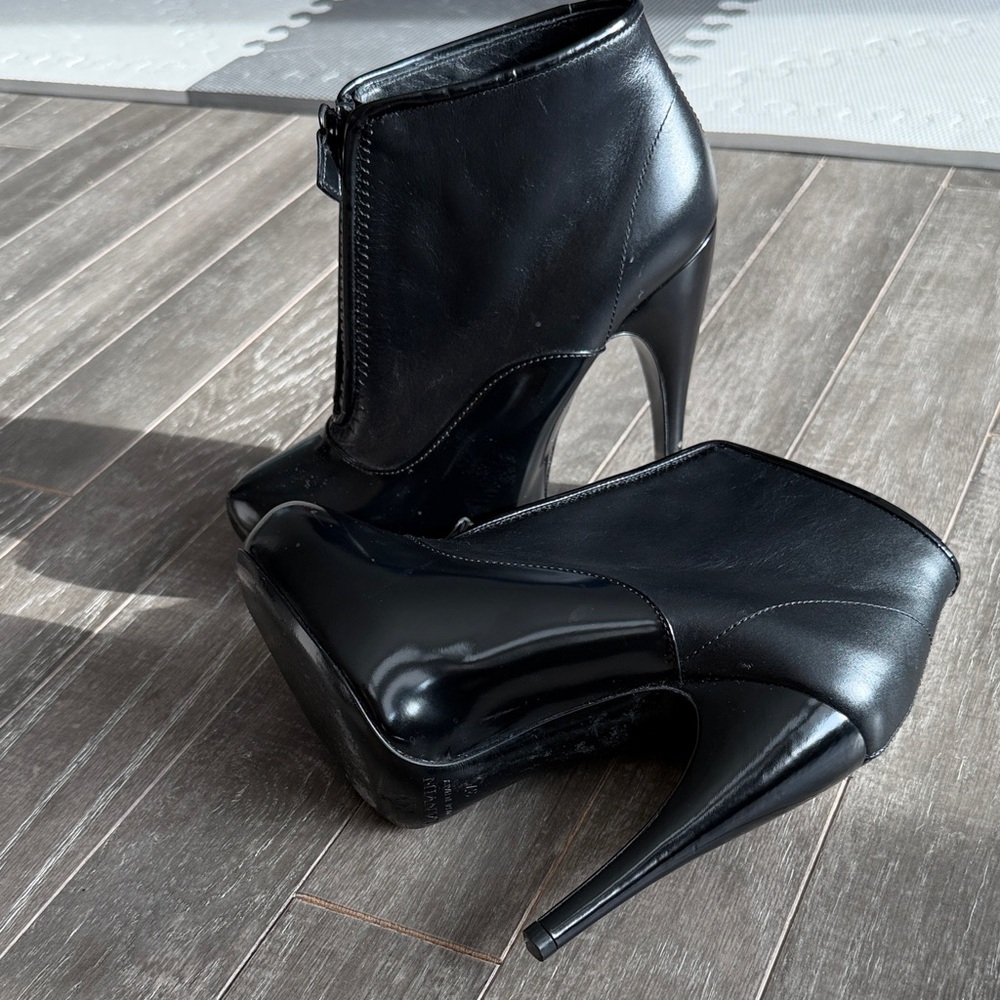 Lanvin Sleek Black Heeled Boots